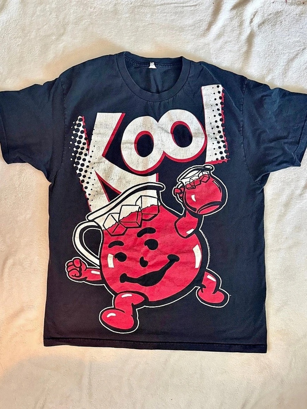 Optima Graphic Tee Size XL Black & Red